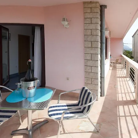 Cetina Apartmán *