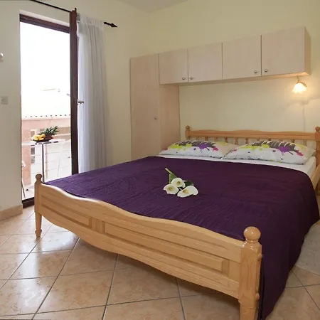 Apartament Cetina *
