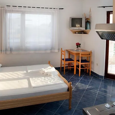 Cetina Apartment *